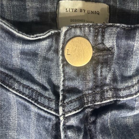 UNIQ By LITZ Women Mid Rise Flare Bellbottom Denim Raw Hem Jeans Size 27/5 - Picture 5 of 9